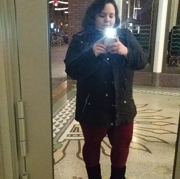 Meet your Posher, Erica - Picture 6 of 8